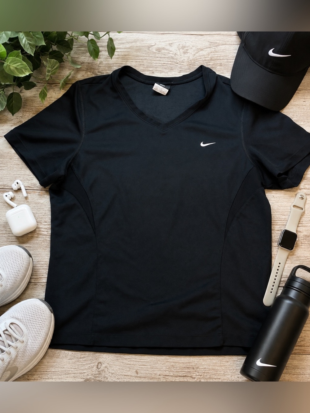 Nike Dri-FIT Black V-Neck Performance Athletic Tee Shirt Women’s Large